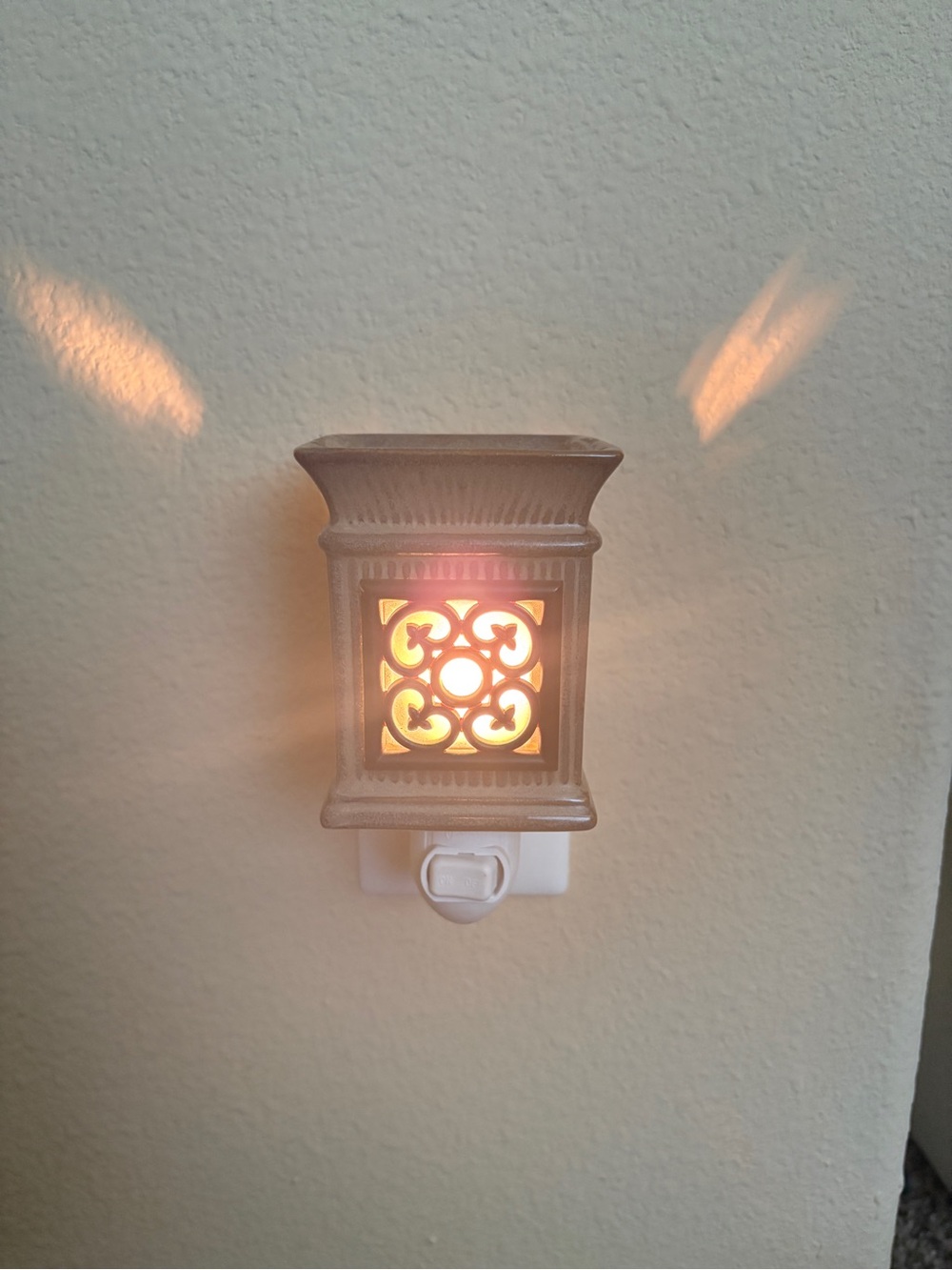 Scentsy Jane Plug-In Wax Melt Warmer